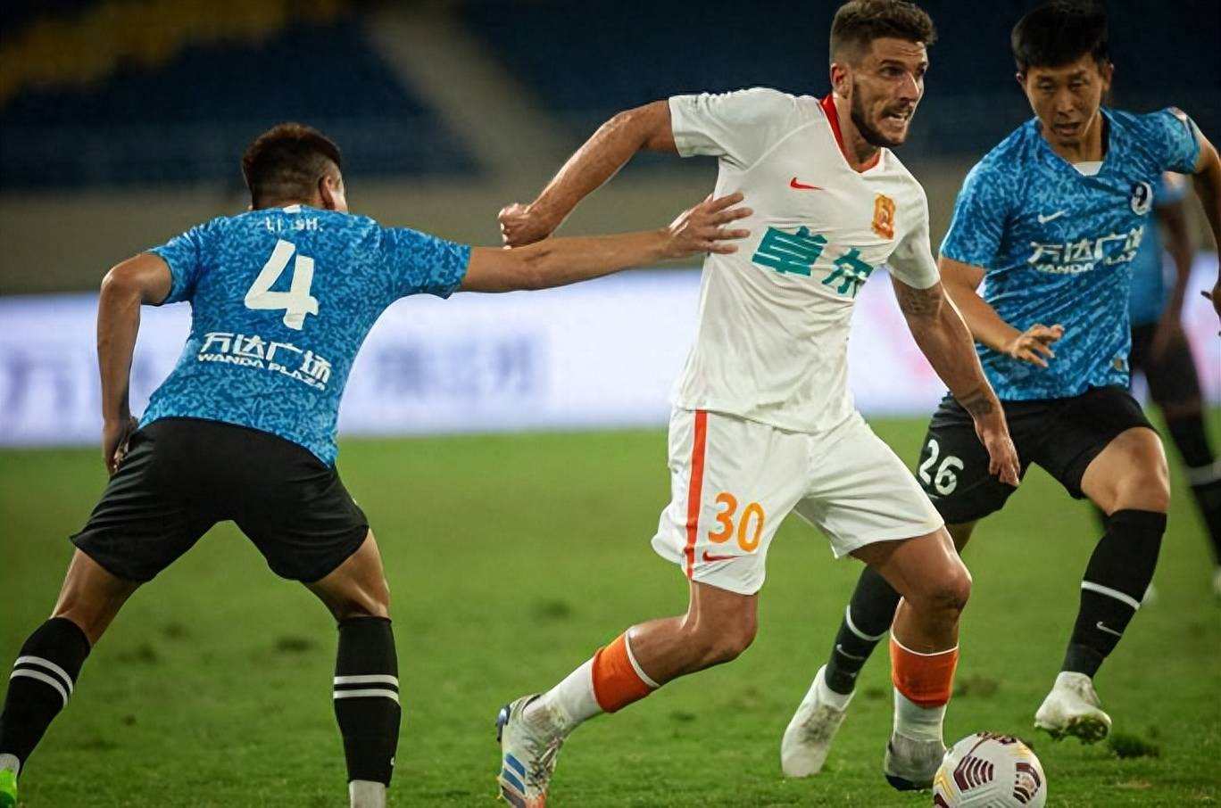 足总杯倒计时，新奥尔良鹈鹕今晚外线爆发，细节引发关注，赛场秩序良好，临场指挥获称赞的简单介绍